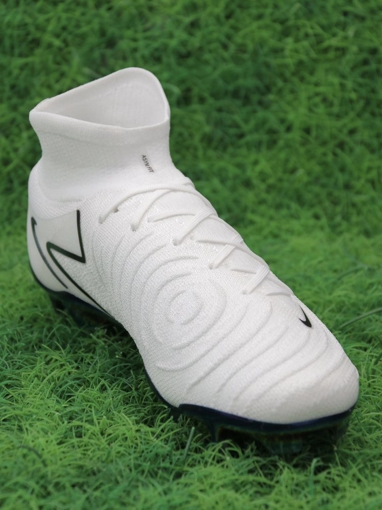 Nike Phantom Luna II Elite FG White Black