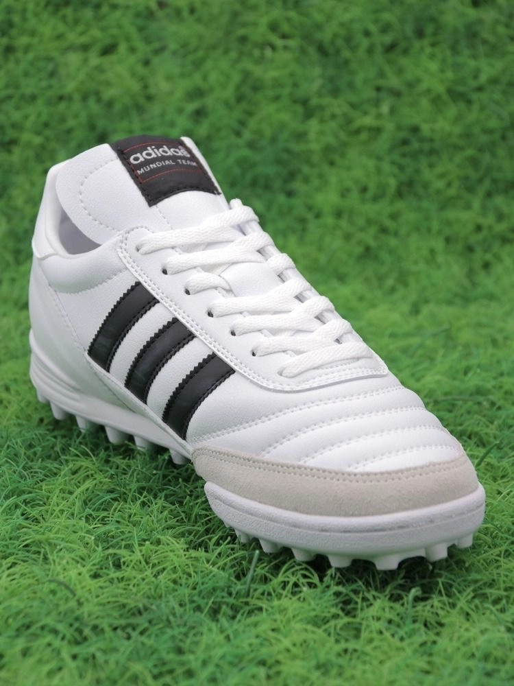 adidas Mundial Team Turf - Cloud White/Core Black/Gold Metallic